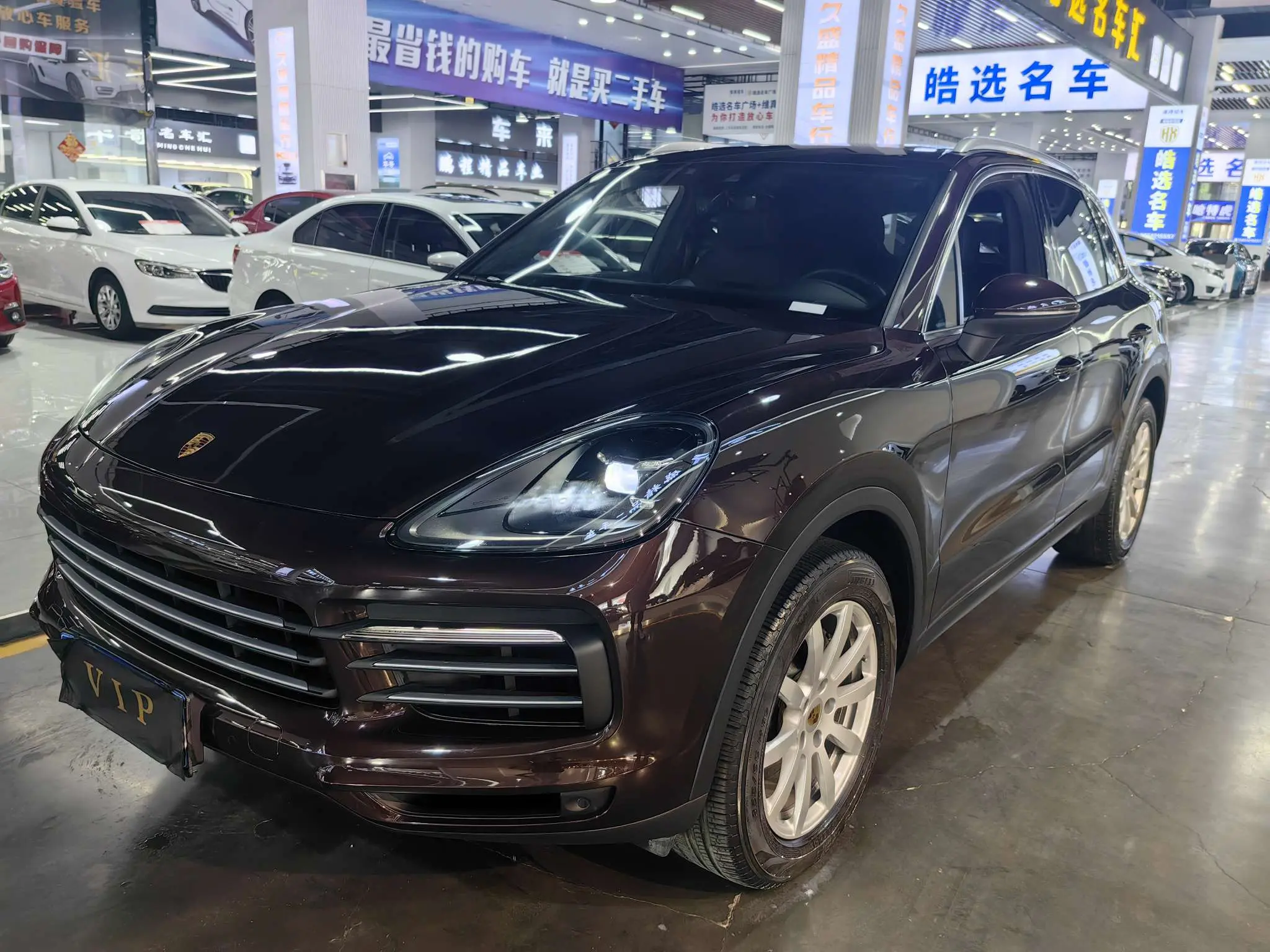 二手保时捷 Cayenne：行驶 4 万公里，中大型 SUV，售 56.8 万