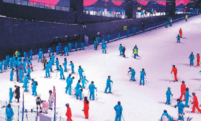 室内冰雪游成暑期消费亮点